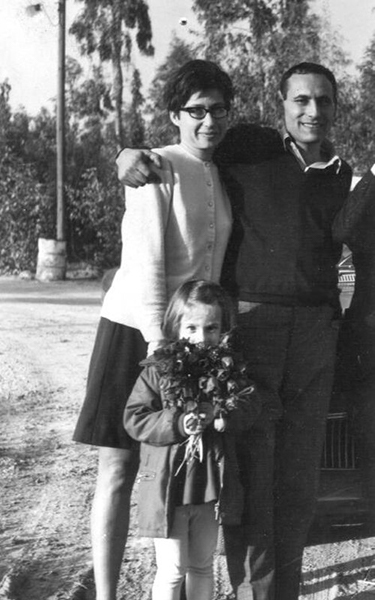 %_tempFileNamemom-iris-father%